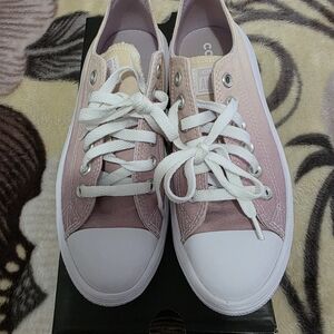 Converse Women's Ox Low Top Platform Sneaker